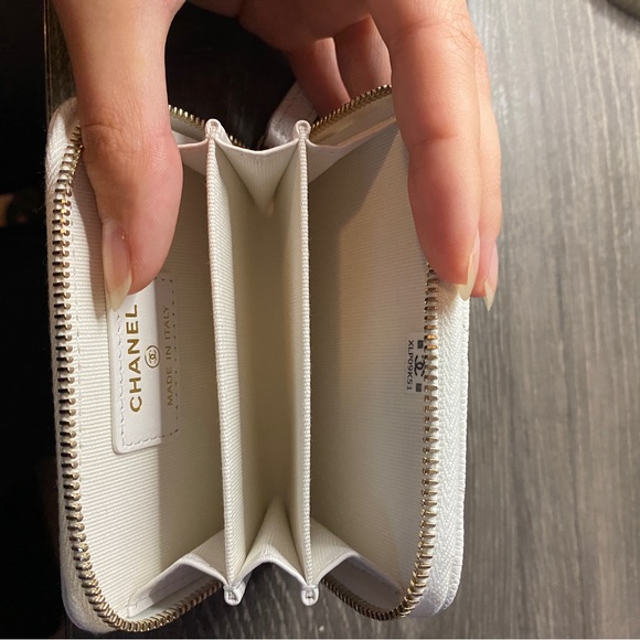 AUTHENTIC Chanel O-Porte Monnaie in White Quilted Caviar - Picture 5 of 6